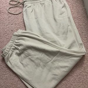 H&M Cream colored sweatpants Brand New size XXL